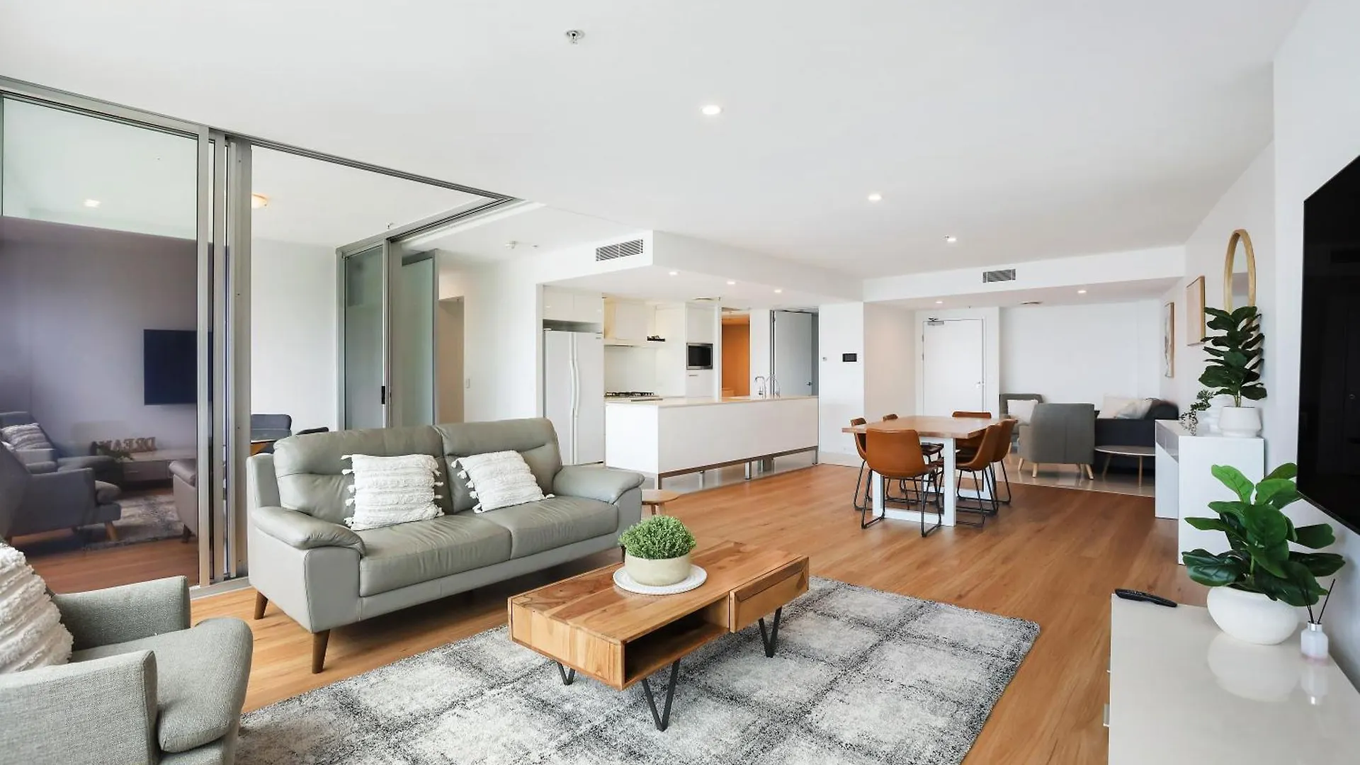 Stylish Q Towers Apartment Breathtaking Views Sleeps 6 Gold Coast